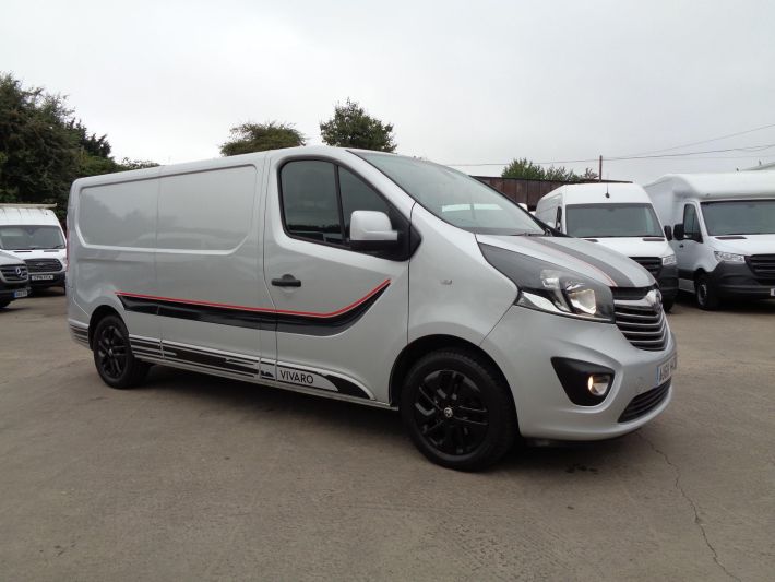 Used VAUXHALL VIVARO in Leicester, Leicestershire for sale