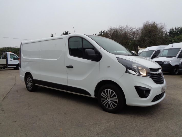 Used VAUXHALL VIVARO in Leicester, Leicestershire for sale