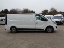 Vauxhall Vivaro 1.6 CDTi 2900 Sportive L2 H1 Euro 6 5dr - 2133 - 7